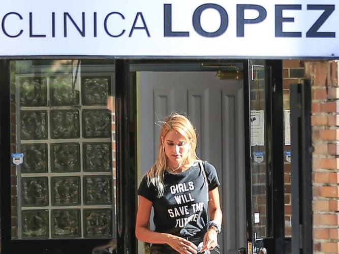 Alba Carrillo retoma su rutina en Madrid con visita a la clínica López Ibor