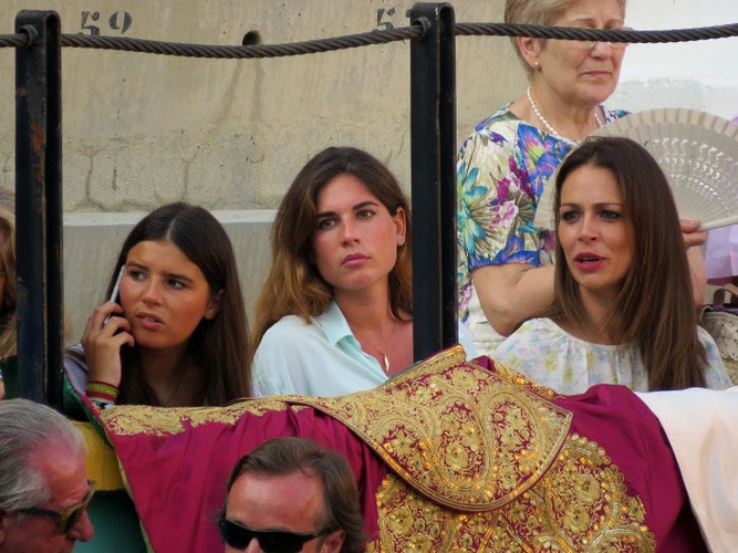 LOURDES MONTES , CAYETANA RIVERA Y LA PRESENTADORA Y EX MISS EVA GONZALEZ