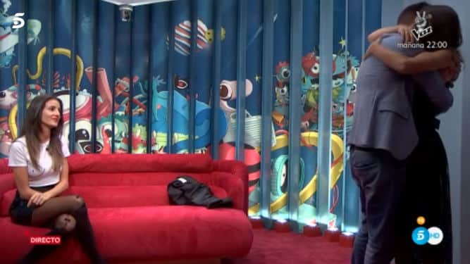 'Gran Hermano Revolution': Una chinita llorando, la sala de los encuentros y ni un títere con cabeza