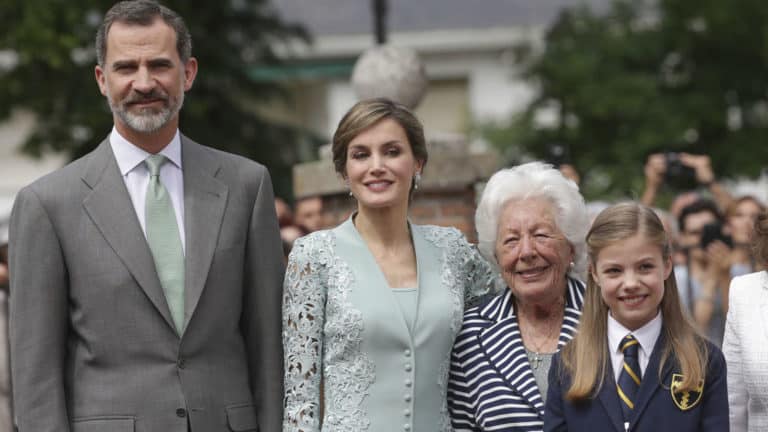 Un miembro de la familia de Letizia Ortiz abre fuego público contra el Rey Felipe VI