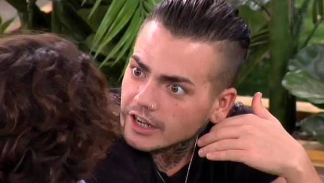 'Gran Hermano Revolution': Los concursantes descubren el secreto más íntimo de Laura