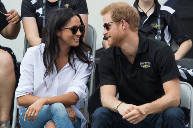 La Casa Real británica anuncia el compromiso del príncipe Harry con la actriz Meghan Markle