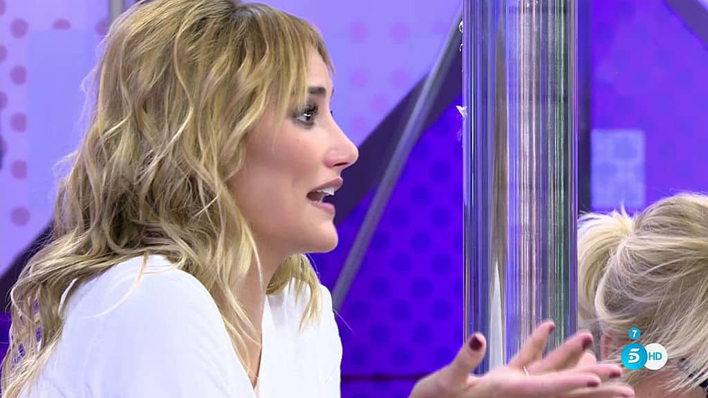 Un micro abierto descubre todo lo que la familia de Fonsi Nieto piensa de Pataky según Alba Carrillo