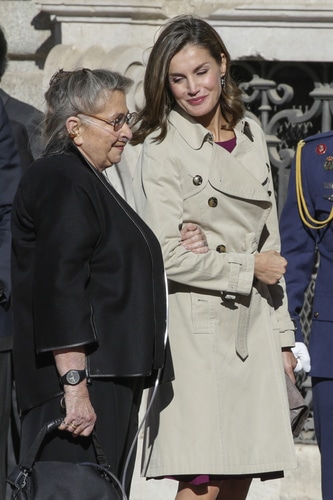 Letizia desafía las bajas temperaturas luciendo piernas en su recepción al presidente de Israel