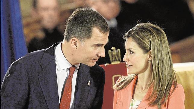 Joyas, antigüedades y reliquias: Los extravagantes regalos que recibieron los Reyes en el último año