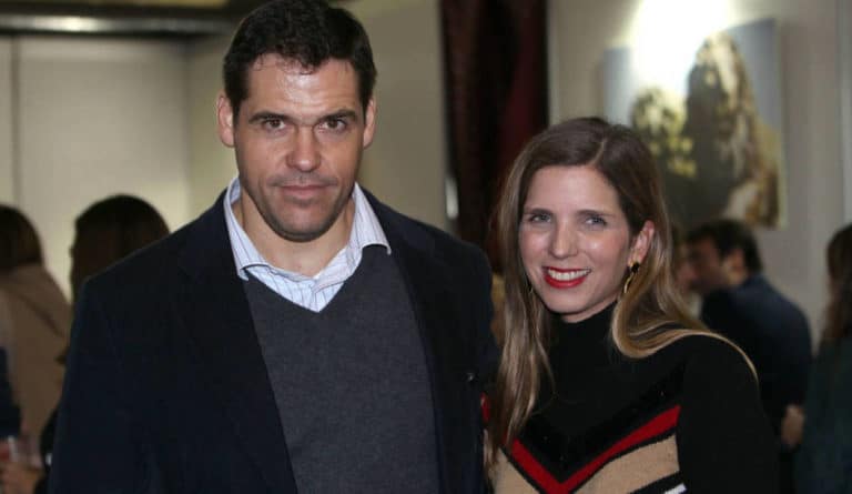 Margarita Vargas vende su ropa en el Rastrillo a precios de saldo