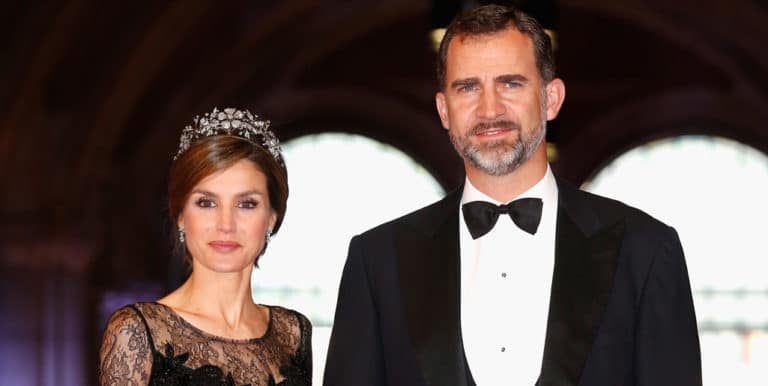 Felipe y Letizia cierran filas y atizan a sus sobrinos con el látigo de la indiferencia