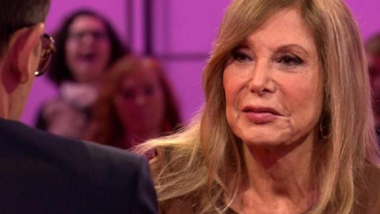 Pilar Eyre desvela el sexo del hijo ilegítimo del rey Juan Carlos I y da pistas sobre su paradero