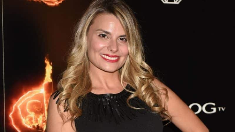 María Lapiedra se hace de oro con su trío de amor y sexo