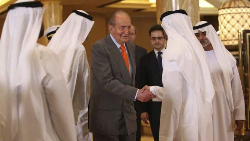 Juan Carlos Emiratos Arabes Unidos ECDIMA20160301 0015 3 El rey Juan Carlos más de un año de exilio con la sombra de Corinna Larsen cada vez más cerca