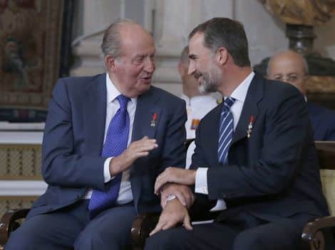 Gritos y lágrimas: tremenda bronca de Letizia y Felipe por culpa de Juan Carlos