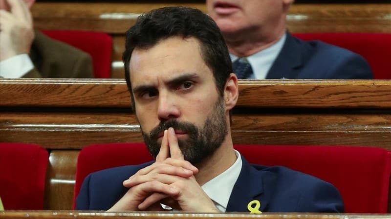 De empollón a tío bueno: Roger Torrent, la nueva esperanza independentista