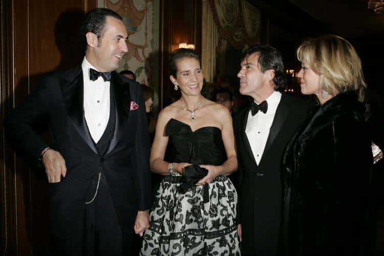 La infanta Elena, el reincidente objeto de burlas dentro y fuera de Casa Real