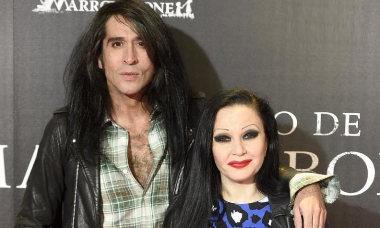 Mario Vaquerizo comparte una fotografía con Alaska minutos antes de casarse