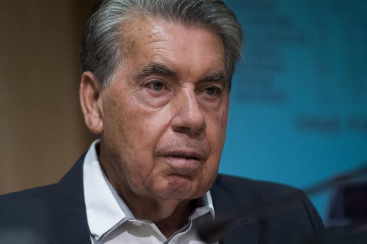 ¿Cómo se encuentra Manolo Santana? Álex Corretja desvela el estado de salud del extenista