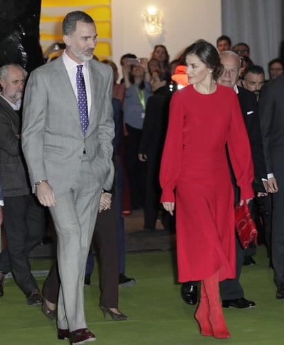 Letizia y su último estilismo, un cuadro más en ARCO