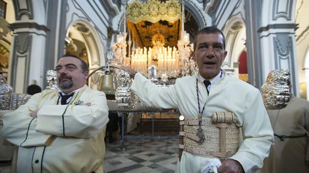 Antonio Banderas vuelve a dar luz a la Semana Santa malagueña. Los motivos por los que su hija no lo acompaña