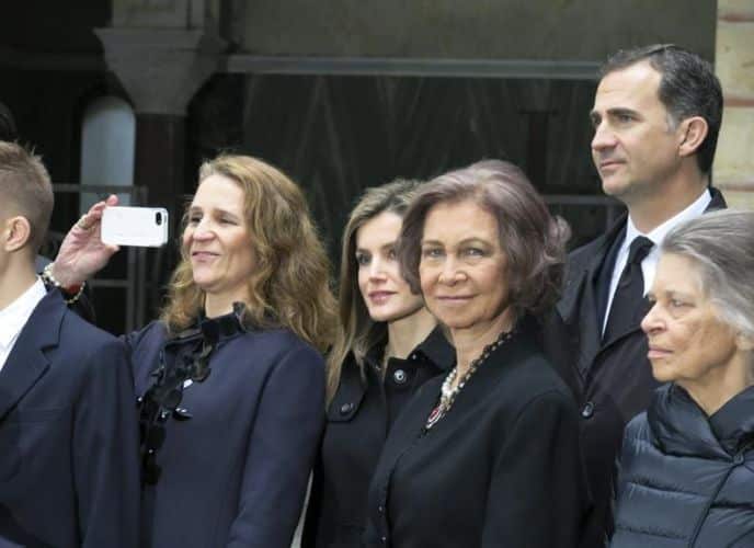¿Cómo es la Infanta Elena en la intimidad? Desvelamos todo lo que no se ha contado