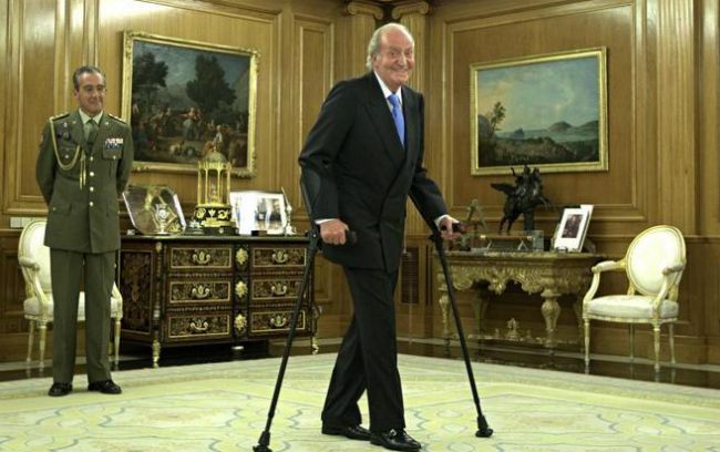 Juan Carlos I, un emérito biónico y el final de un reinado lleno de parches
