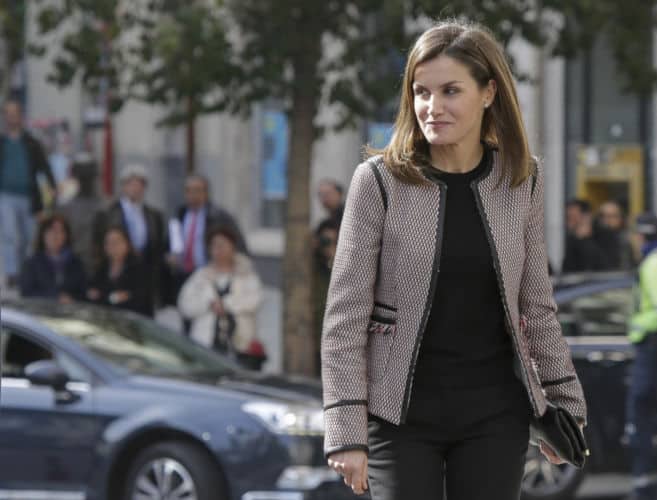 Casa Real: Letizia reaparece sonriente y haciendo oídos sordos al escándalo