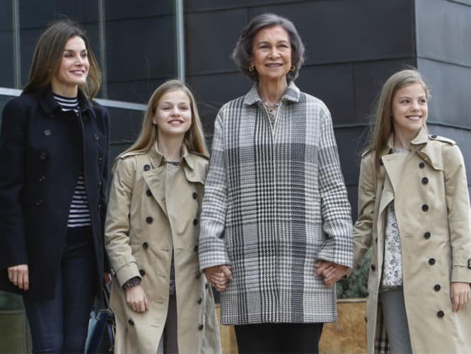 Letizia utiliza a sus hijas para dejarle muy claro a doña Sofía quién manda en Zarzuela