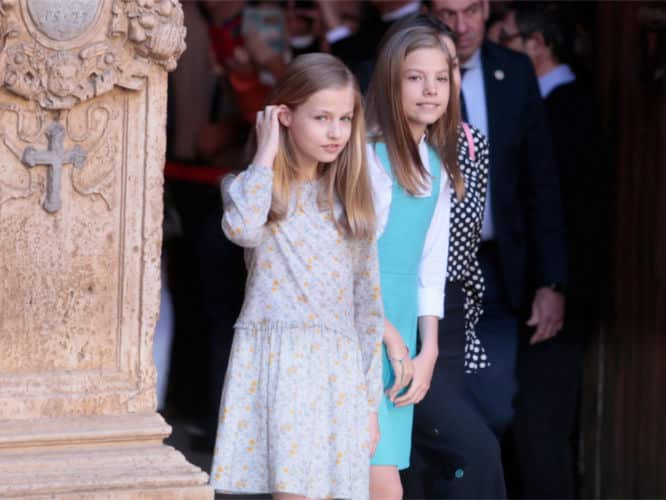 La reina Letizia la lía otra vez en el colegio donde estudian Leonor y Sofía