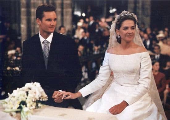 Última hora: La reina Letizia, muy enfadada por el desafío de la infanta Cristina y sus hijos