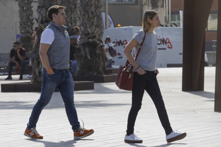 Albert Rivera en su faceta más desconocida: de paseo familiar, con discusión incluida