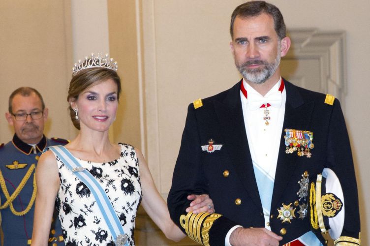 El rey realiza consultas a alto nivel de cara a su divorcio de Letizia