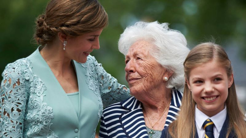 Bomba: El vínculo de la Reina Letizia con la estafadora de los famosos