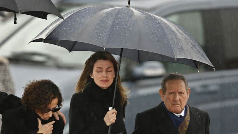 Bomba: El vínculo de la Reina Letizia con la estafadora de los famosos