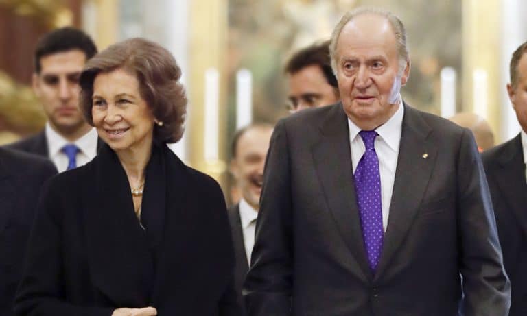 Don Juan Carlos y doña Sofía ponen a Letizia al límite con una sorprendente estrategia