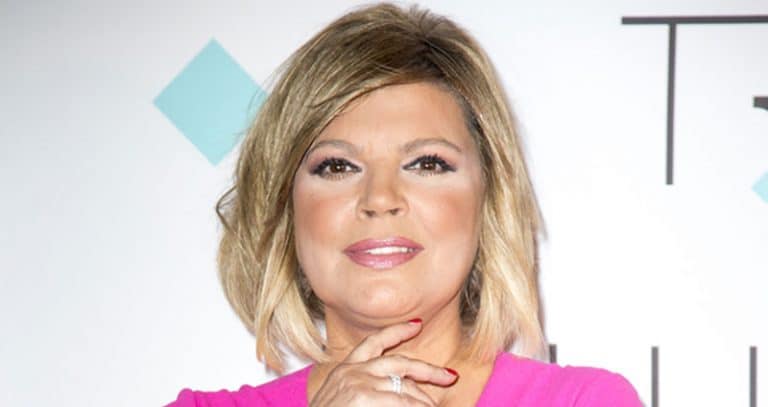 Terelu Campos besa a un cantante famoso y aprovecha para hacer una reflexión