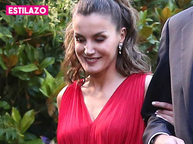 Letizia Ortiz: sorprende, acierta y enamora con su último look