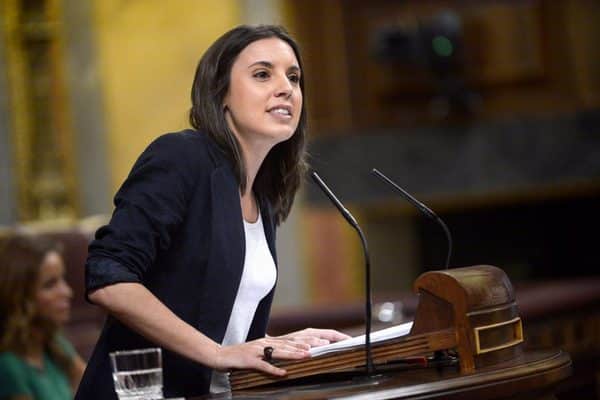 Exclusiva: Irene Montero se enfrenta al peor momento de su vida: la muerte de su padre