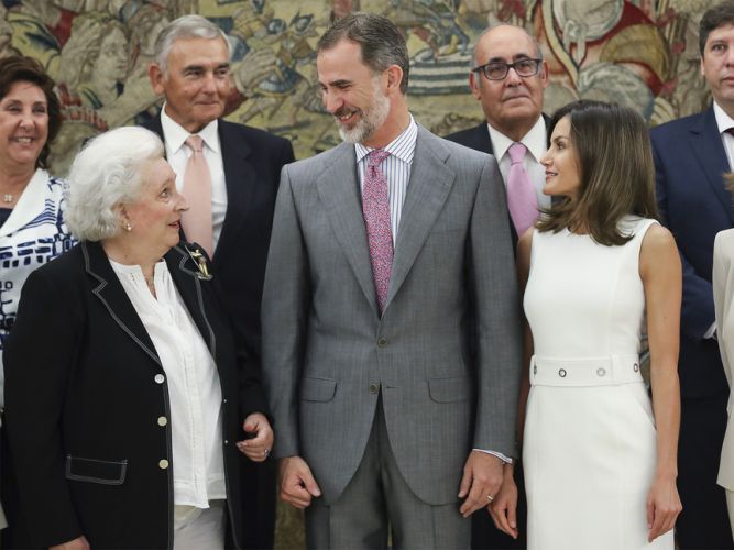 La reina Letizia, al borde del colapso al saber que debe asistir a una boda donde nadie la traga