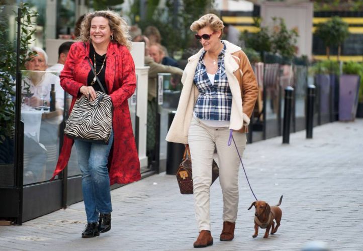 María Zurita desafía a la reina Letizia, otra vez, y provoca un cisma en Zarzuela en un día clave María Zurita desafía a la reina Letizia, otra vez, y provoca un cisma en Zarzuela en un día clave
