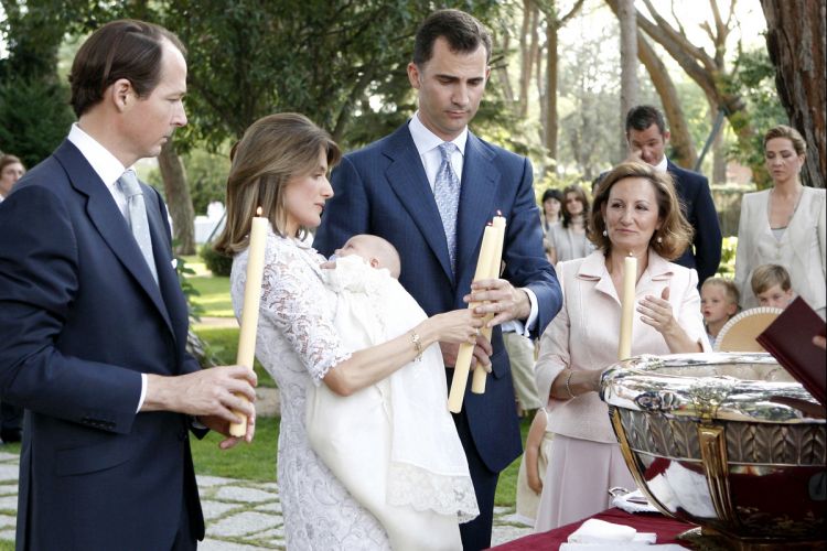 La reina Letizia expulsa a una modelo muy famosa del entorno del rey Felipe