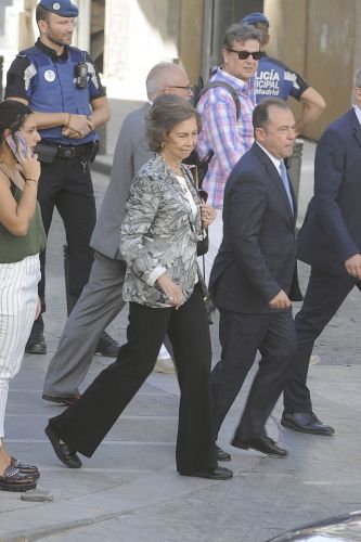 Fotos exclusivas: Doña Sofía hace público su malestar con María Zurita a través de un gesto demoledor