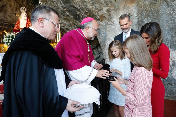 Vuelve a hacerlo: Letizia impide la presencia de doña Sofía en un momento crucial Vuelve a hacerlo: Letizia impide la presencia de doña Sofía en un momento crucial