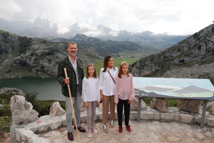 Golpe a la Reina Letizia: la Infanta Sofía incómoda por culpa de Leonor