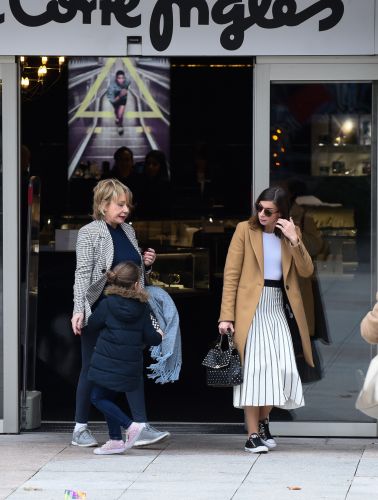 Mila Ximenez con su hija y su nieta en El Corte Inglés