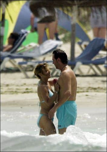 pipi y terelu en la playa beso