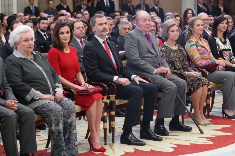 Doña Sofía y la infanta Elena dejan en ridículo a la reina Letizia en público
