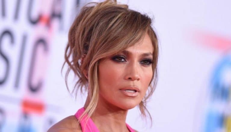 Jennifer López se convierte en un referente de la moda con su nuevo estilismo