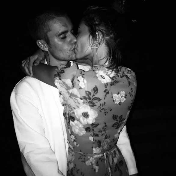 Justin Bieber con su novia.