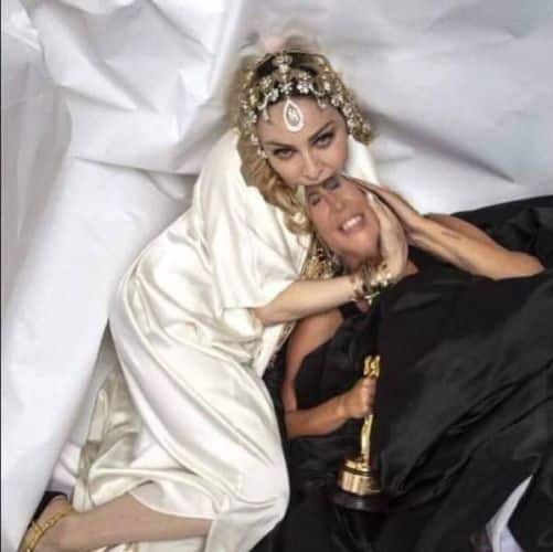 La imagen que pone fin a la guerra de Madonna y "su copia barata" Lady Gaga, y sus mejores memes