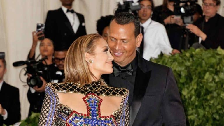Jennifer López al borde del colapso: acusan de infidelidad a su novio Alex un día despues de pedirle matrimonio