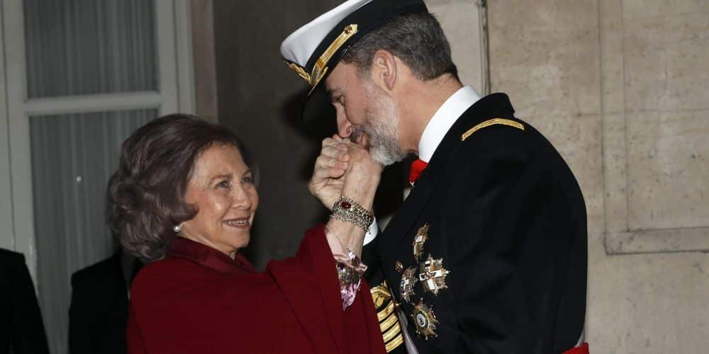 reina sofia felipe vi Polémica y temor en Casa Real: Anuncian el divorcio de Felipe y Letizia