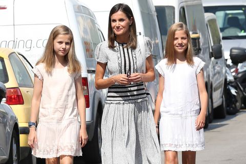 La reina Letizia con sus hijas, la princesa Leonor y la infanta Sofía 